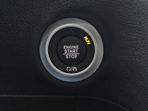 New 2026 Chrysler Pacifica Select image 30