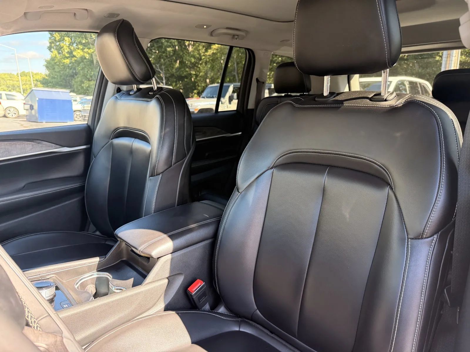 Used 2023 Jeep Grand Cherokee 4WD 4xe image 8