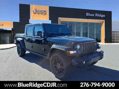 Used 2025 Jeep Gladiator Sport