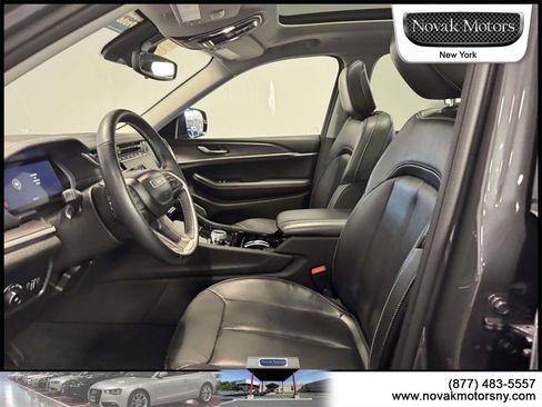 Used 2022 Jeep Grand Cherokee Limited image 12