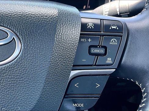 Used 2025 Toyota Camry SE FWD image 27