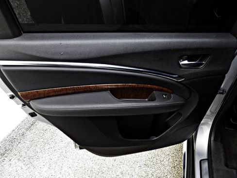 Used 2018 Acura MDX SH-AWD image 9