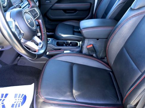 Used 2022 Jeep Gladiator Rubicon w/ Trailer Tow Package image 10