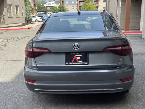 Used 2020 Volkswagen Jetta SE FWD image 4