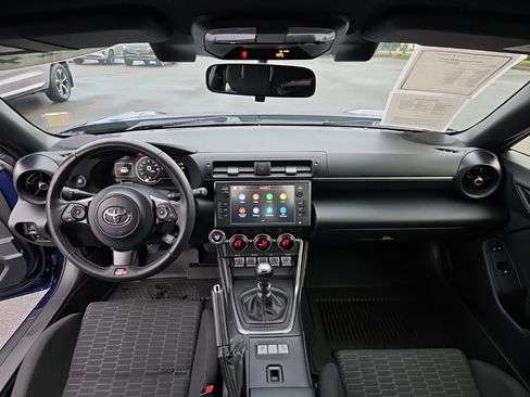 Used 2024 Toyota GR86 image 5