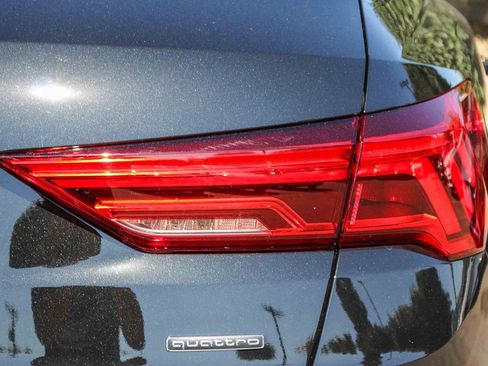 Used 2025 Audi Q3 2.0T Premium w/ Convenience Package AWD/4WD image 9
