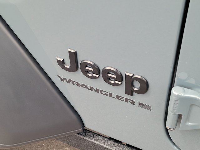 Used 2025 Jeep Wrangler Sport AWD/4WD image 12