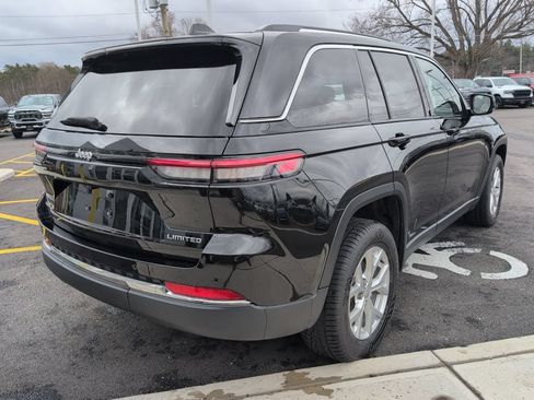 Used 2023 Jeep Grand Cherokee Limited AWD/4WD image 9