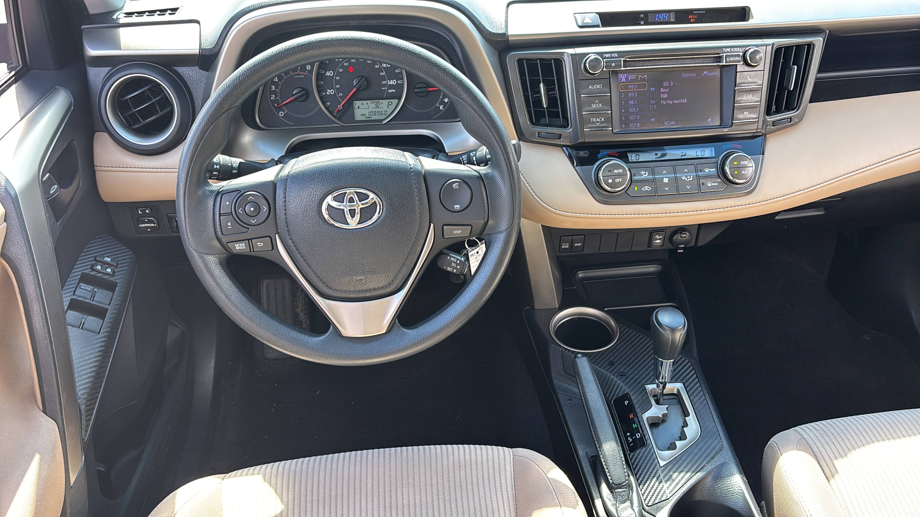 Used 2013 Toyota RAV4 XLE FWD image 2