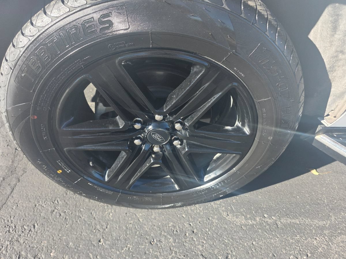 Used 2020 Ford Expedition XLT w/ Equipment Group 202A RWD image 9