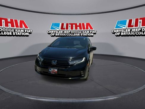 Used 2024 Honda Odyssey Sport image 6