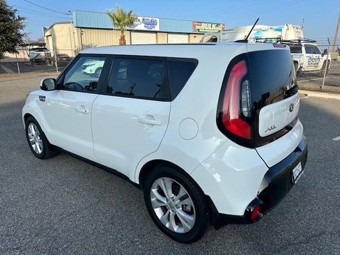 Used 2016 Kia Soul + w/ Audio Package image 6