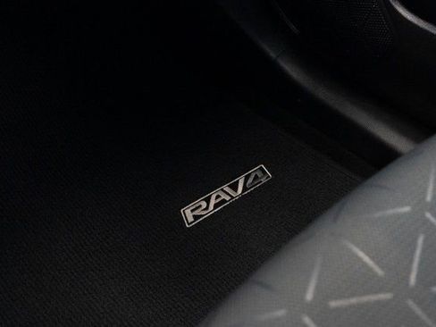 Used 2021 Toyota RAV4 XLE image 27