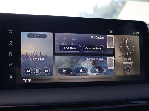 New 2025 Nissan Kicks SR image 13