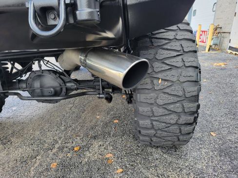 Used 2005 HUMMER H2 SUT w/ Preferred Equipment Group image 20