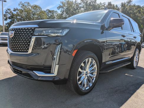 Used 2024 Cadillac Escalade Premium Luxury image 8