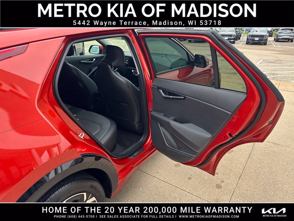 Used 2023 Kia Niro Wave w/ Wave Preserve Package FWD image 39