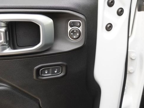 Used 2020 Jeep Wrangler Sport AWD/4WD image 15