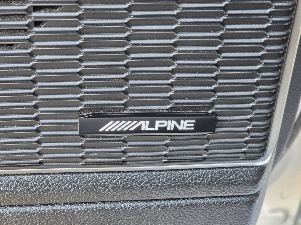 Used 2023 Jeep Grand Cherokee L Overland AWD/4WD image 12