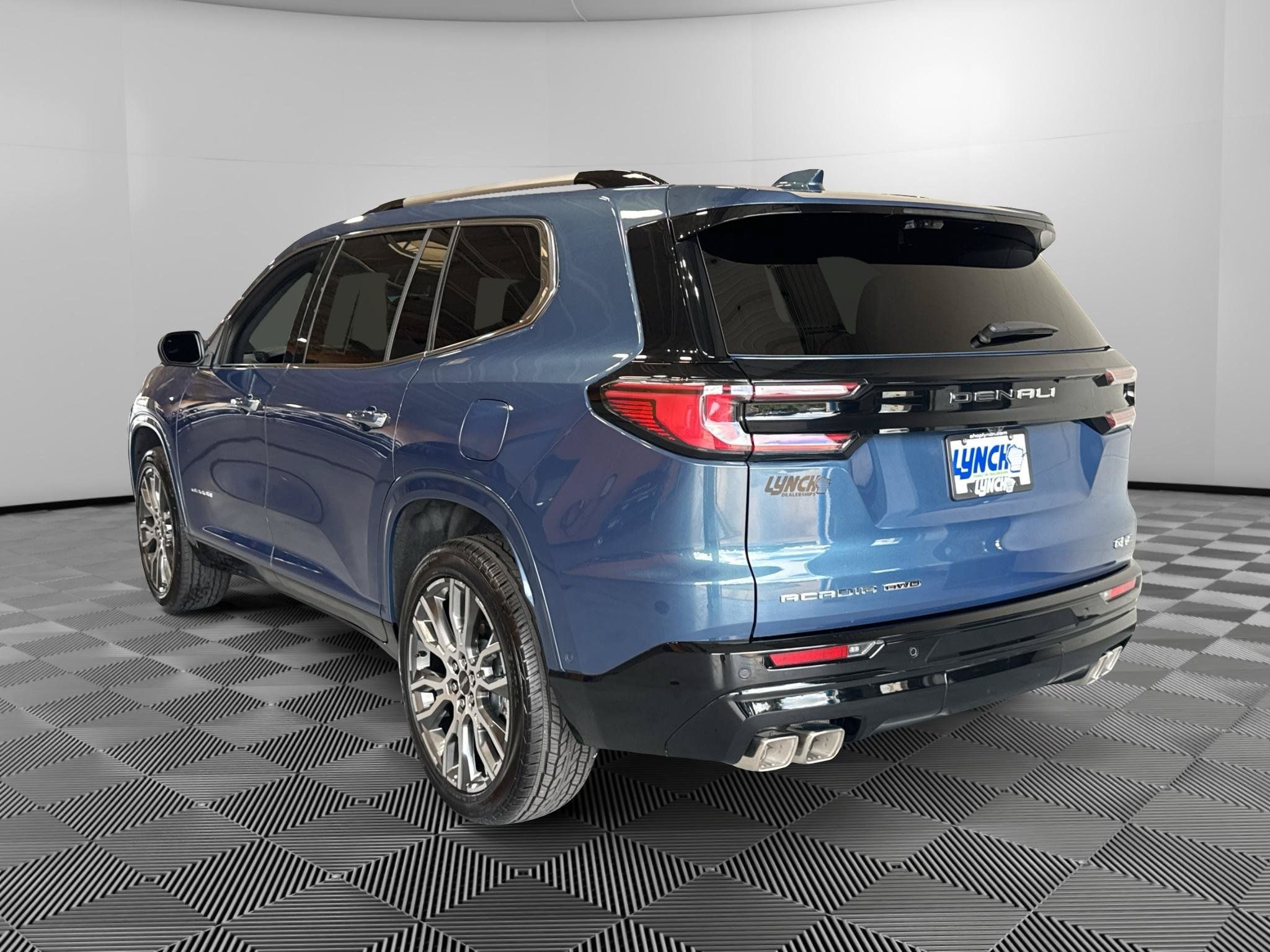 Used 2026 GMC Acadia Denali w/ Super Cruise Package AWD/4WD image 3