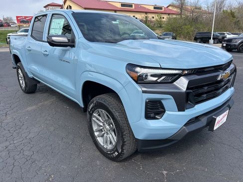 New 2026 Chevrolet Colorado LT w/ LT Convenience Package AWD/4WD image 3
