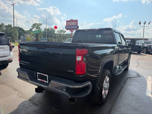 Used 2020 Chevrolet Silverado 2500 LTZ w/ LTZ Premium Package AWD/4WD image 5