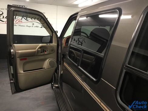 Used 1999 Chevrolet Astro image 19