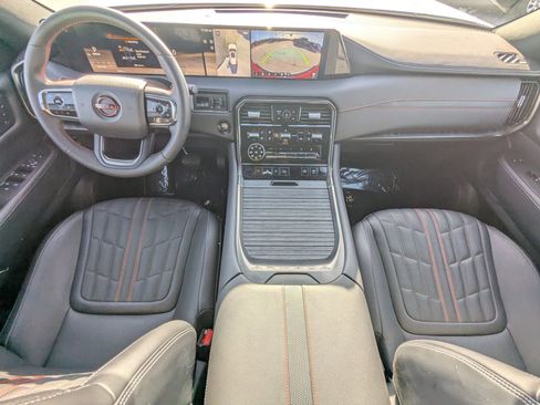 Used 2025 Nissan Armada PRO-4X w/ Pro-4X Premium Package image 17