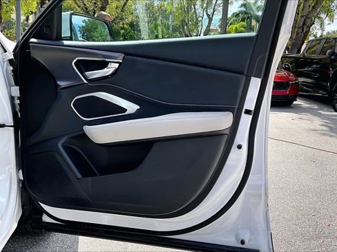 Used 2025 Acura RDX SH-AWD image 27