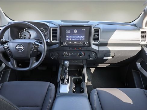 Used 2023 Nissan Frontier SV image 10