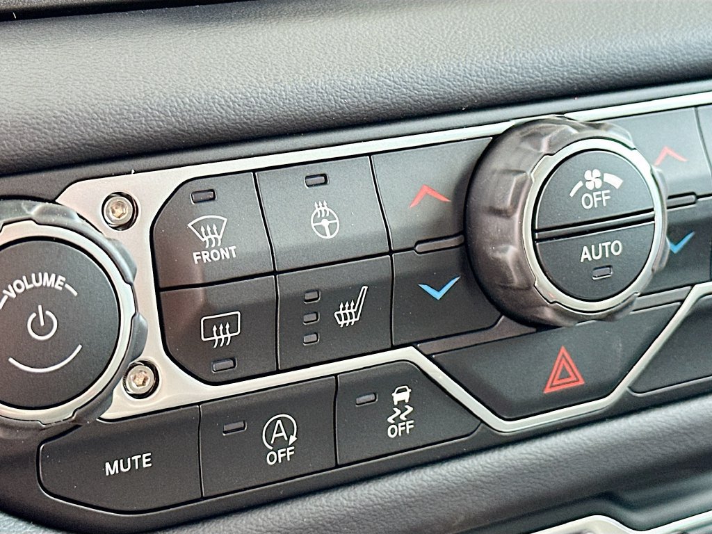 New 2026 Jeep Wrangler Unlimited Sahara AWD/4WD image 25
