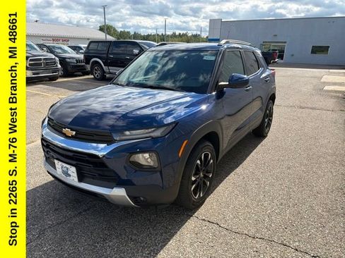 Used 2023 Chevrolet TrailBlazer LT AWD/4WD image 6