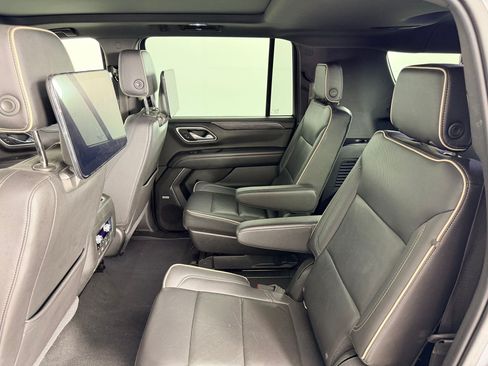 Used 2021 GMC Yukon XL SLT w/ SLT Luxury Plus Package AWD/4WD image 19