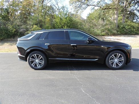 New 2026 Cadillac Lyriq Premium Luxury image 4