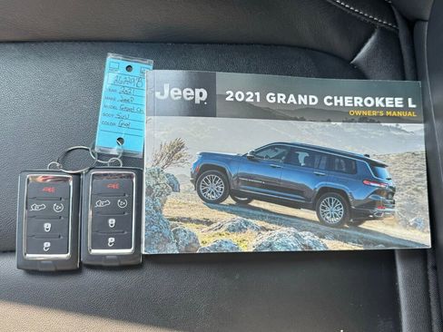 Used 2021 Jeep Grand Cherokee L Limited AWD/4WD image 35