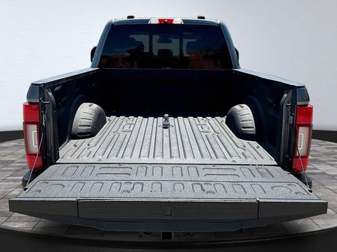 Used 2022 Ford F250 Platinum AWD/4WD image 7