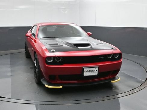 Used 2016 Dodge Challenger SRT Hellcat RWD image 17
