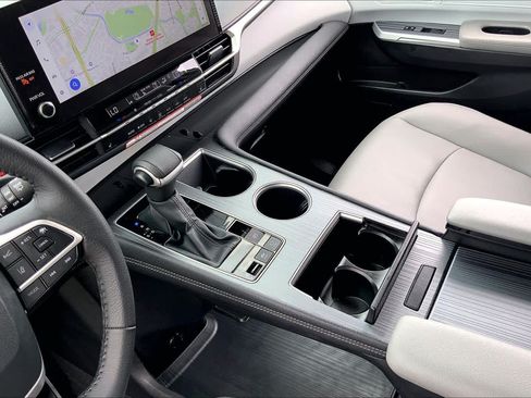 Certified 2026 Toyota Sienna XLE FWD image 16