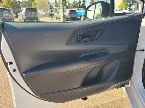 Used 2023 Toyota Prius LE FWD image 18