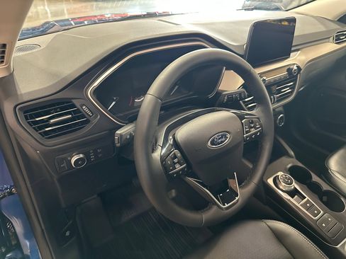 Used 2022 Ford Escape SEL w/ Equipment Group 302A AWD/4WD image 11