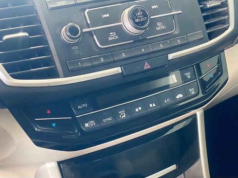 Used 2017 Honda Accord LX image 11