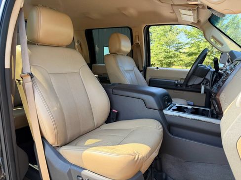 Used 2012 Ford F250 Lariat w/ Chrome Pkg AWD/4WD image 30