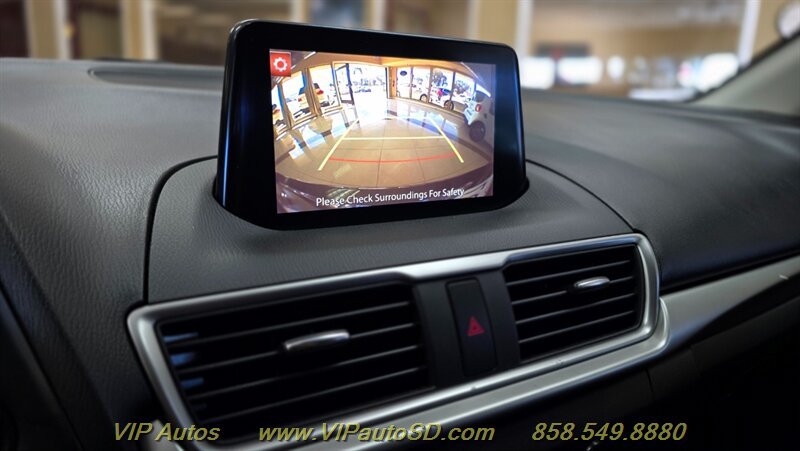 Used 2018 MAZDA MAZDA3 Sport FWD image 22