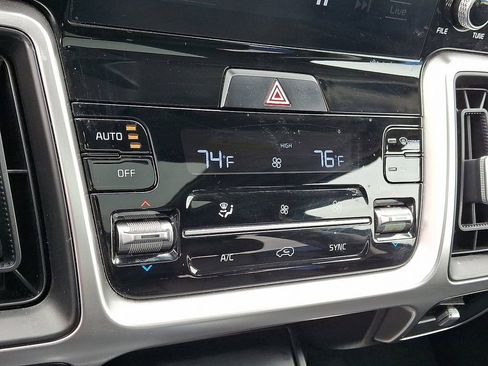 Certified 2021 Kia Sorento S w/ Panoramic Sunroof Package image 17