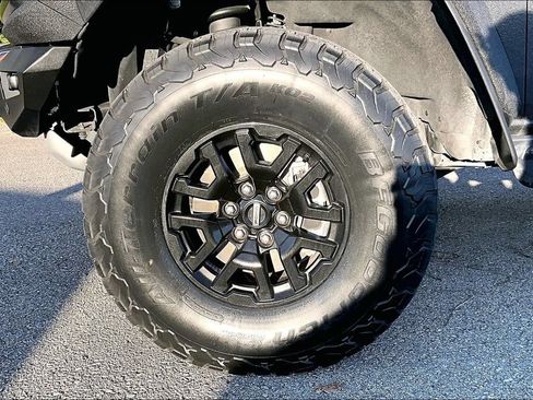 Used 2022 Ford Bronco Raptor w/ Interior Carbon Fiber Pack 6 AWD/4WD image 11