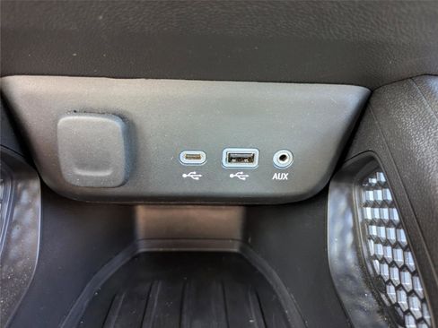 Used 2023 Chevrolet TrailBlazer LT w/ Convenience Package image 28