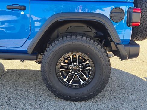 New 2025 Jeep Wrangler Rubicon w/ Xtreme 35 Tire Package image 12