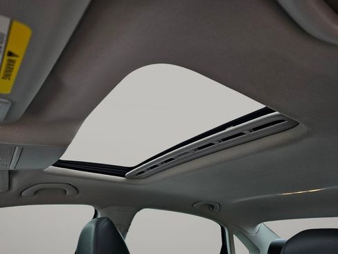 Used 2013 Volkswagen Passat TDI SEL Premium image 5