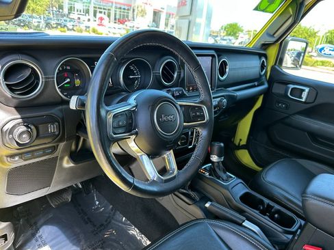 Used 2023 Jeep Wrangler Unlimited Sahara w/ Cold Weather Group AWD/4WD image 21