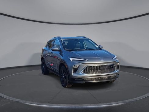 Used 2024 Buick Encore GX Sport Touring image 2